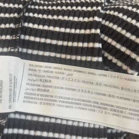 Hollister Ribbed Zip Front Long Sleeve Striped Slim Fit Top Black White Large - Picture 9 of 11